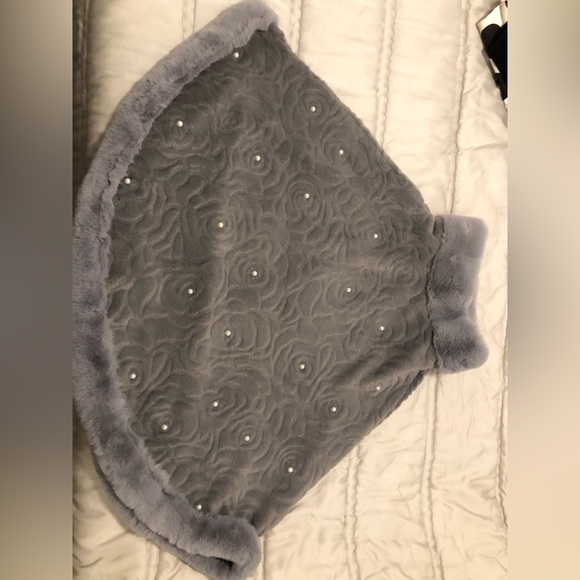 Designfashion faux fur poncho - Picture 2 of 3